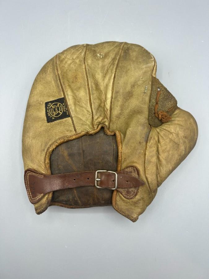 A.J. Reach 6F Fielders Mitt Back Fielders Mitts Novelty Gloves